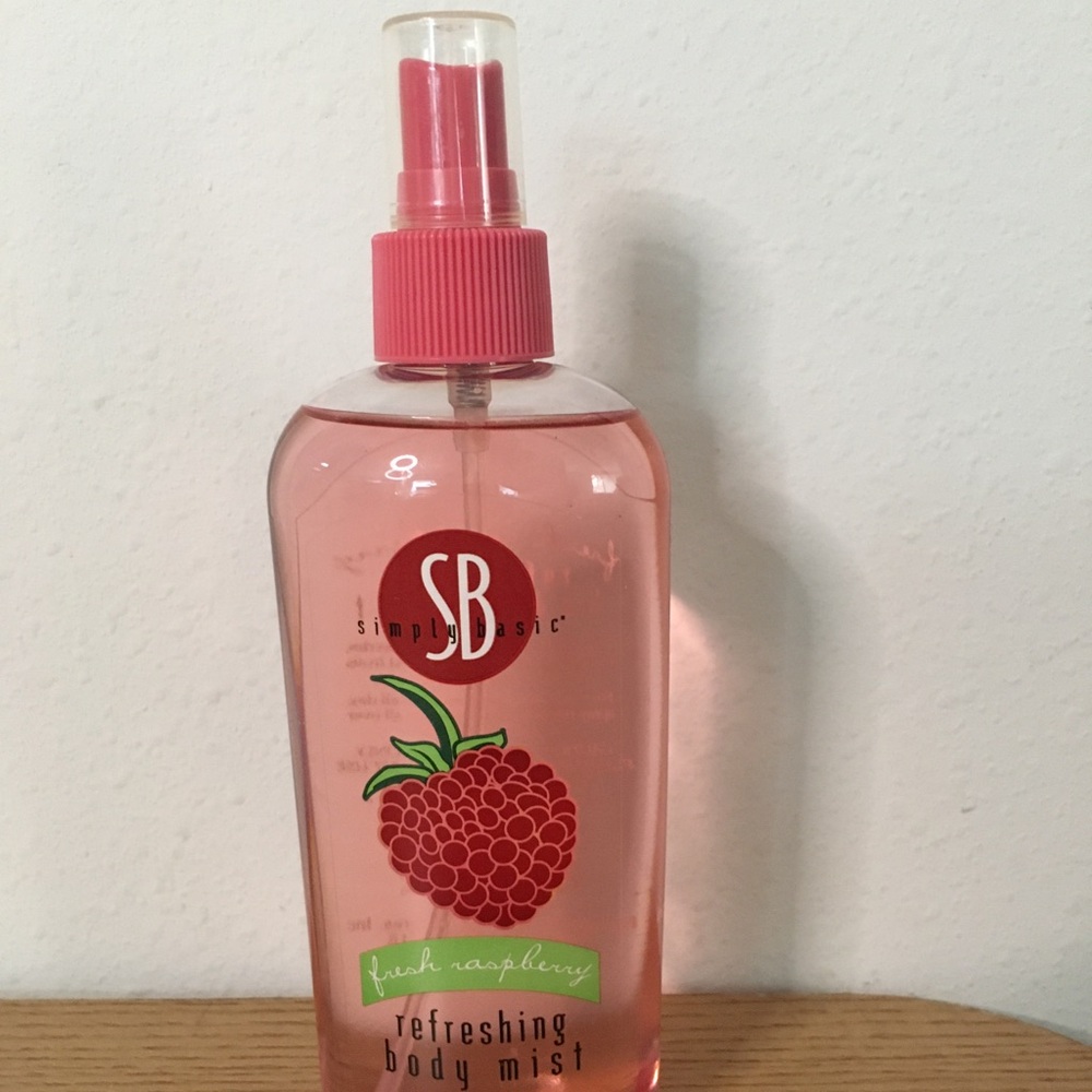 Free w/$50 Bundle Only New Womens Fresh Raspberry body mist 8oz
